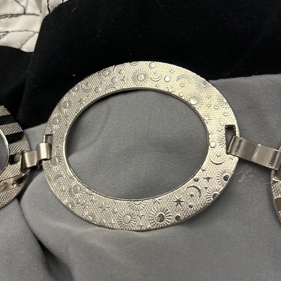 SALE!! CHUNKY SILVER OVAL CHAIN BELT ๐ฅ๐ฅ๐ฅ - Picture 7 of 10